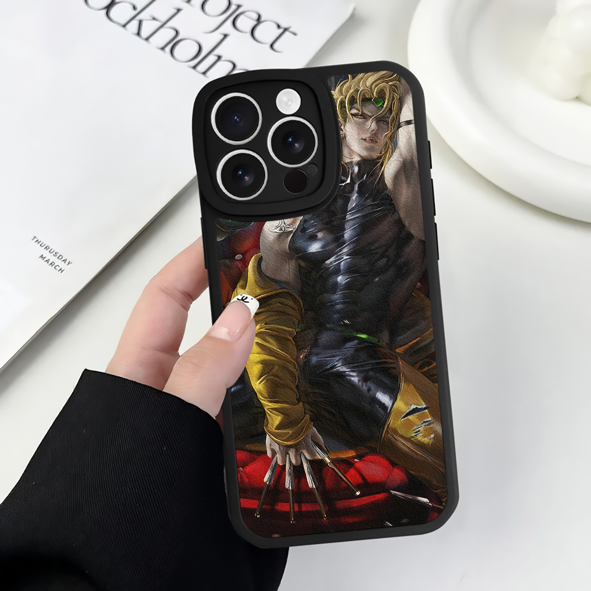 （画像用） ジョジョの奇妙な冒険 JoJo's Bizarre Adventure 【iPhone 16シリーズ対応】シリコンスマホケース（レザー調） 材質：シリコン